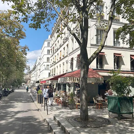 Carreau Du Temple Marais Apartment
