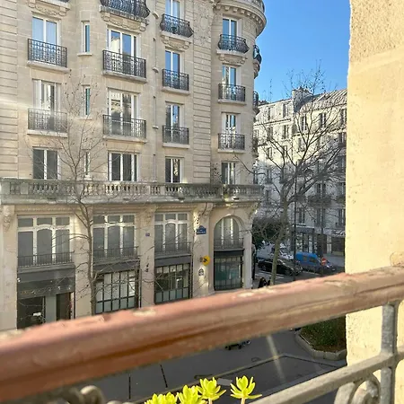 Carreau Du Temple Marais Apartment